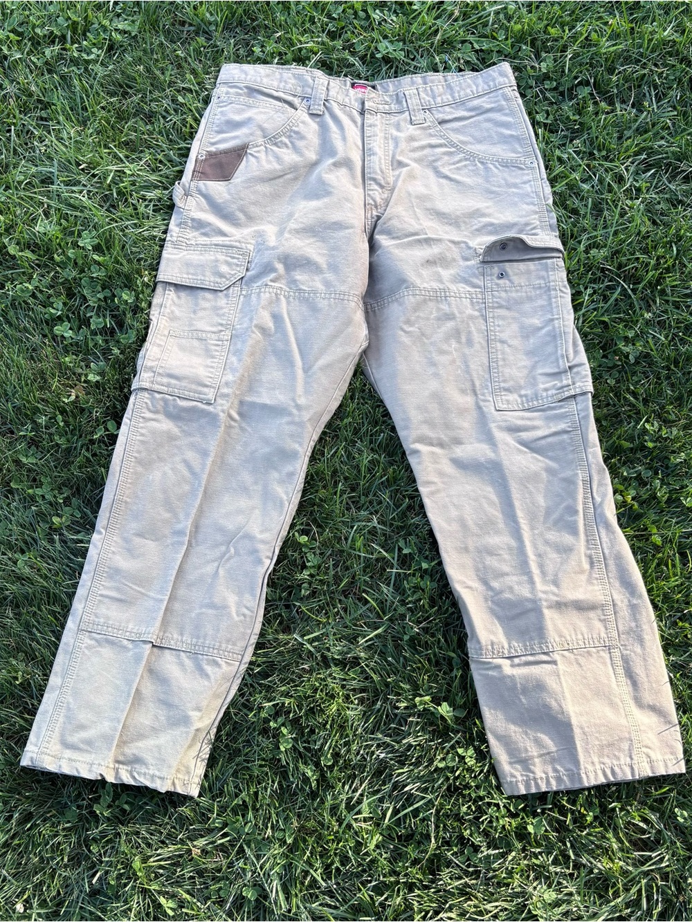 Wrangler Khaki Cargo Work Pants - Durable Utility Style